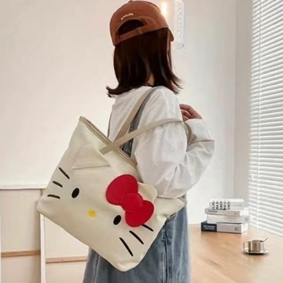 SOLD OUT online Sanrio Hello Kitty  Large Capacity Tote/ Shoulder Bag - Picture 2 of 3